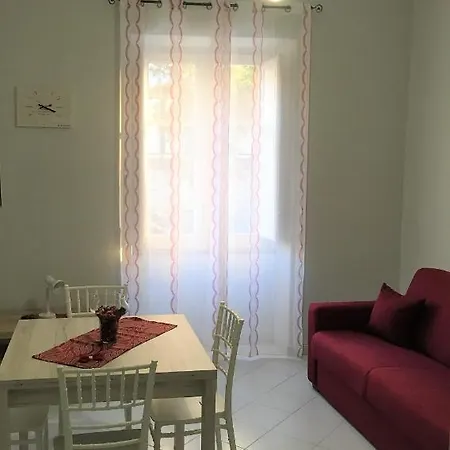 75 τ.μ. με 2 υπνοδωμάτιο και 1 ιδιωτικό μπάνιο σε προκυμαία Διαμέρισμα *